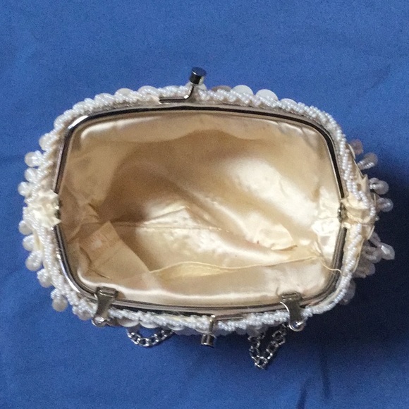 Vintage beaded bag hand made in Hong Kong - Picture 2 of 4